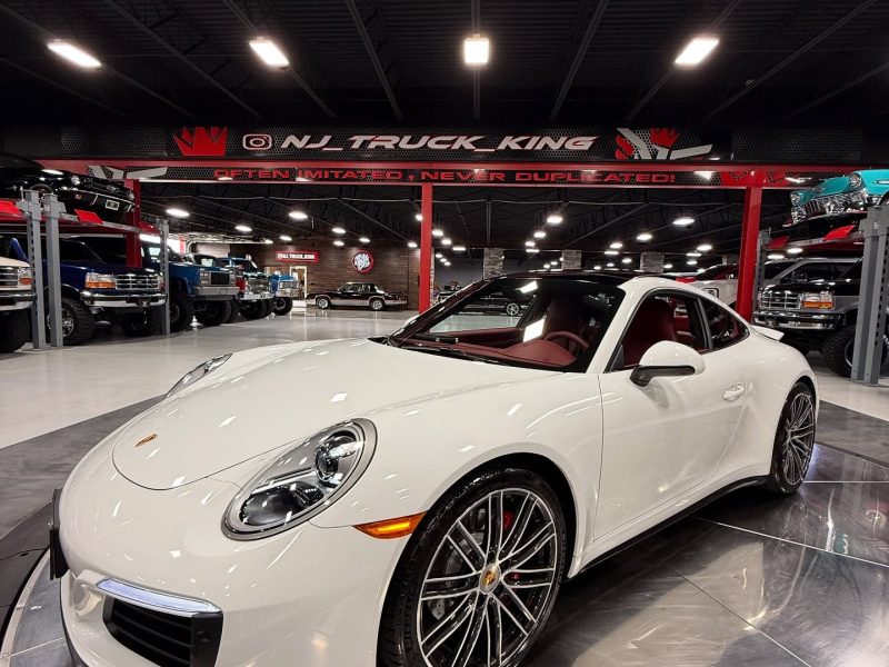 Porsche 911 CARRERA 4S