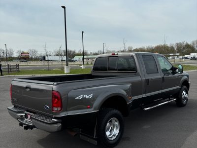 Ford F350 Crew Cab Dually LARIAT PACKAGE 4x4