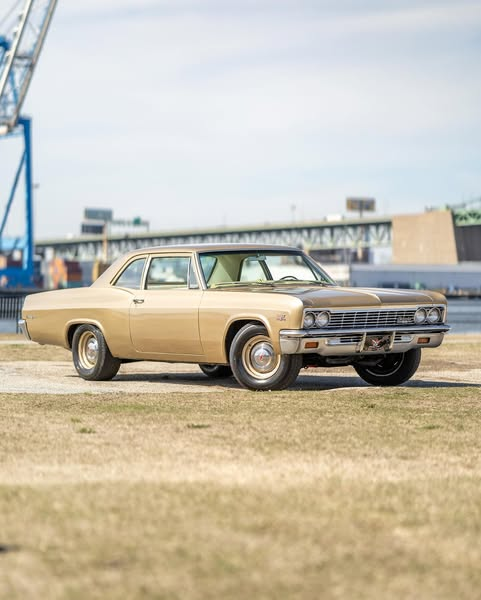 Chevrolet Biscayne 2-Dr Sedan