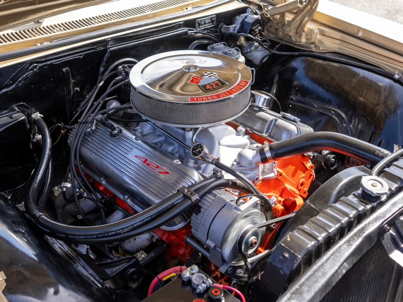 Chevrolet Biscayne 2-Dr Sedan