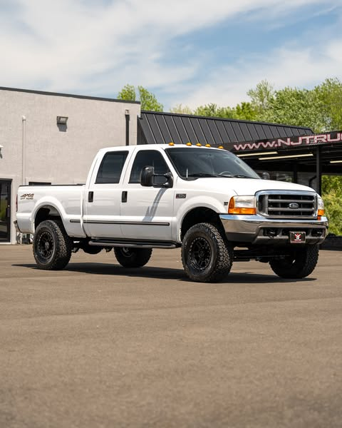 Ford F-250 Super Duty Lariat crew cab 4x4